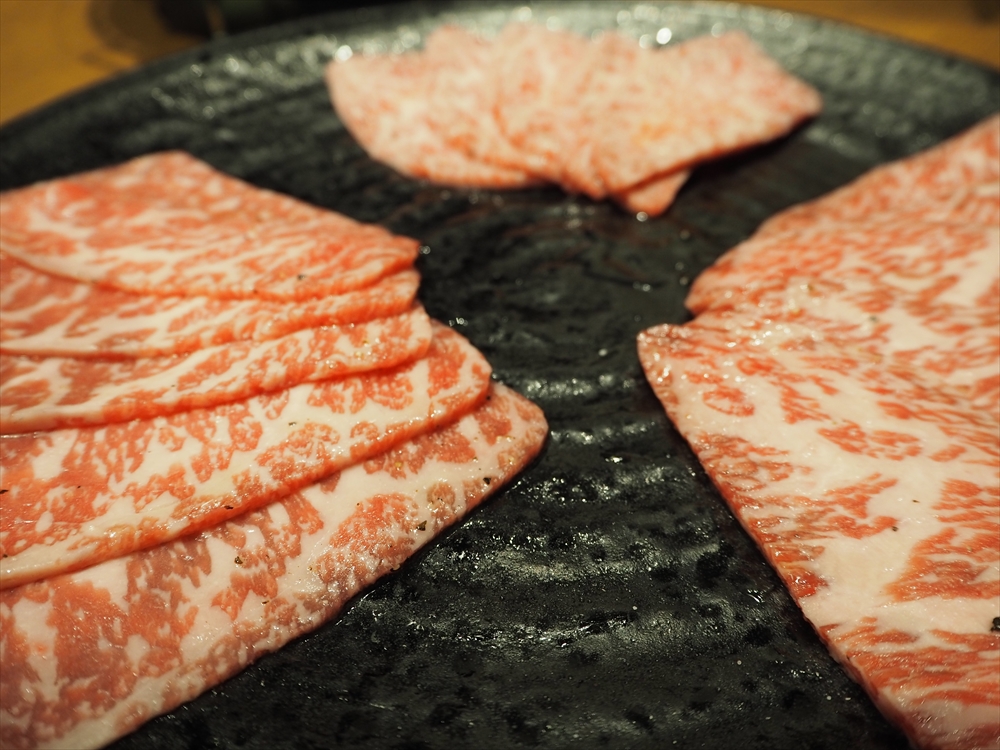 松阪牛・尾崎牛・あか牛のサーロイン食べ比べ!